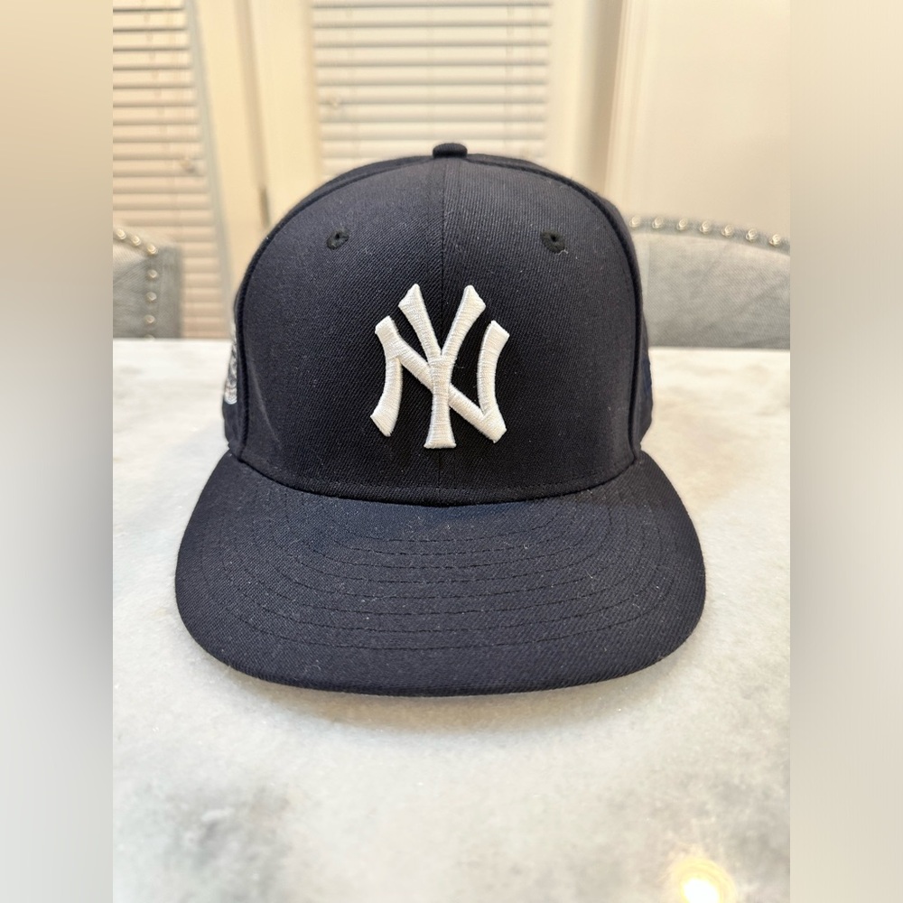 New York Yankees New Era Cooperstown  Collection Fitted Cap Size 7 7/8 with pin
